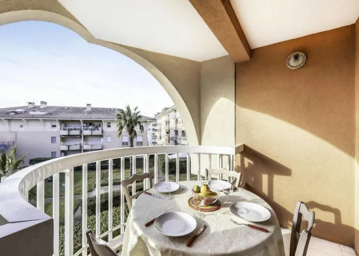 T2 Air-Conditioned Port Frejus With Parking